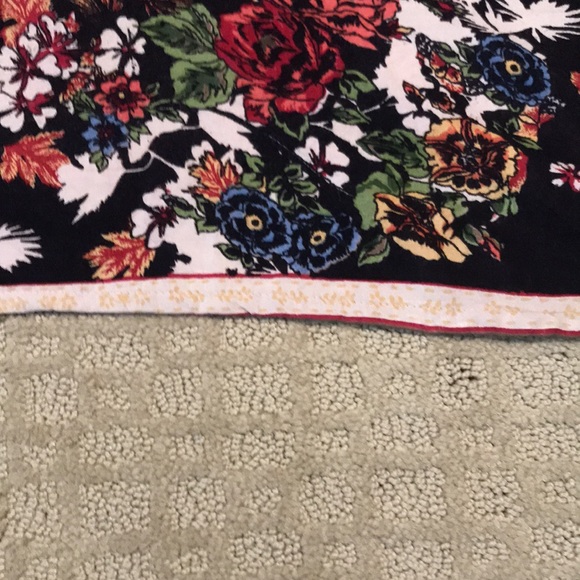 Fabulous colourful open flowy top - Picture 12 of 12